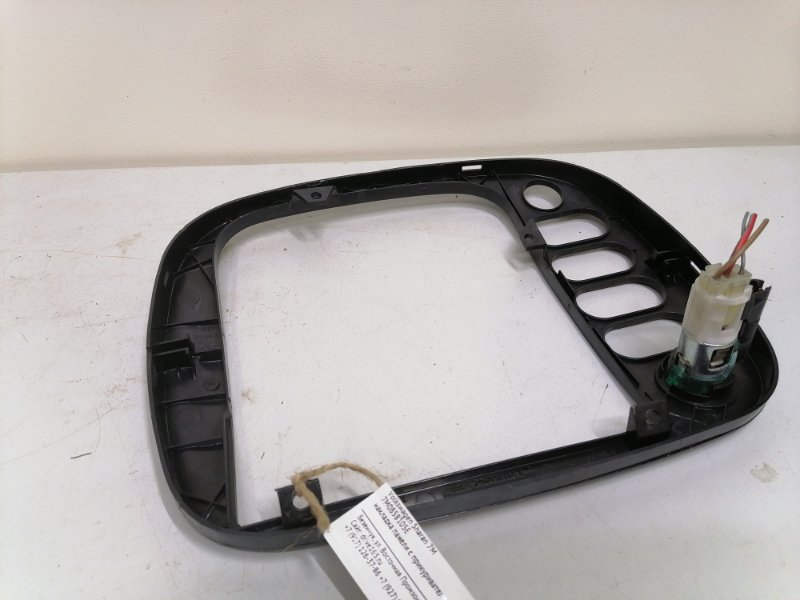 Рамка магнитолы Volkswagen Sharan 7M
