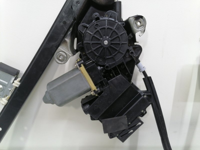 Стеклоподъемник Volkswagen Sharan 7M