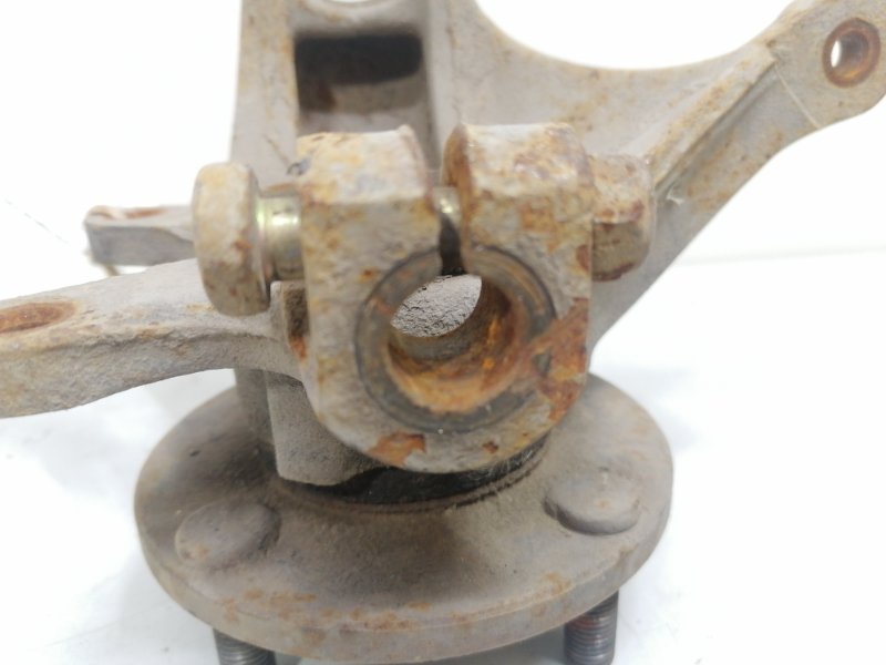 Кулак подвески Ford Fiesta MK3