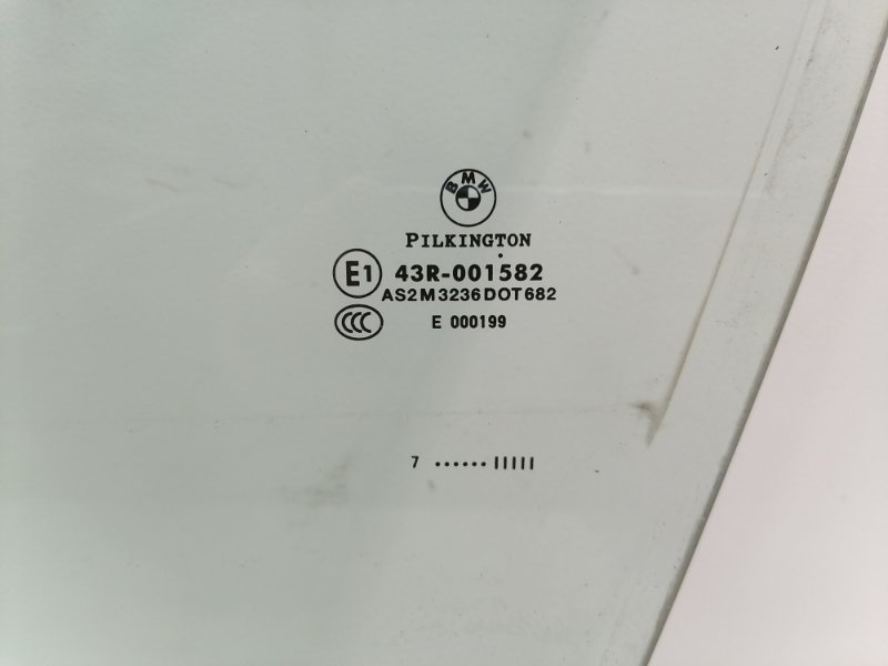 Стекло двери BMW E87
