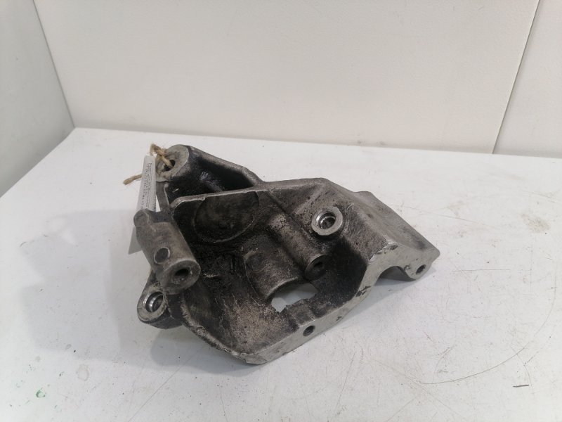 Кронштейн ролика Hyundai KIA D4FA D4FB diesel