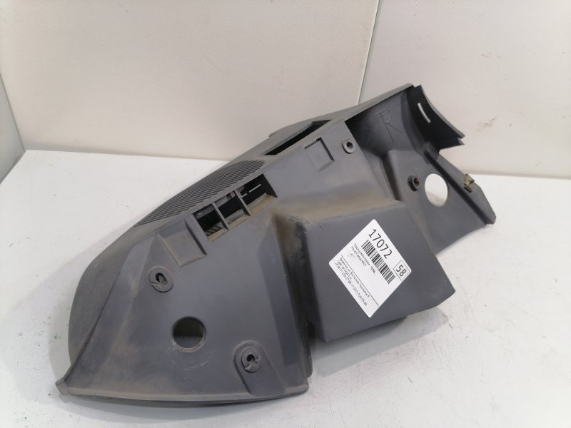 Кронштейн полки Ford Fiesta MK3