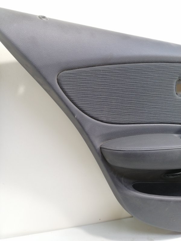 Обшивка двери BMW E87