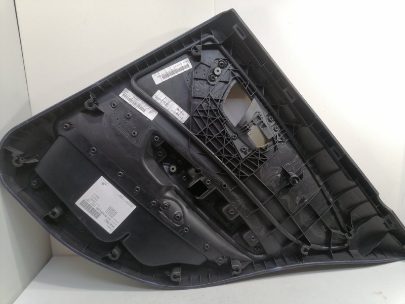 Обшивка двери BMW E87