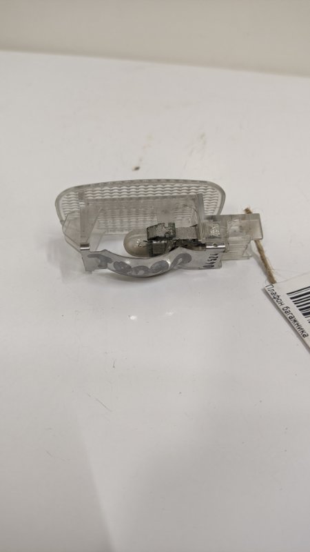 Плафон багажника Mercedes W211
