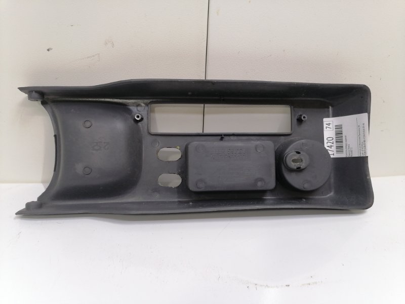 Консоль между сидений Daewoo Nexia