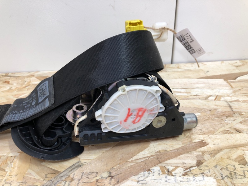 Ремень безопасности Volkswagen Passat B6