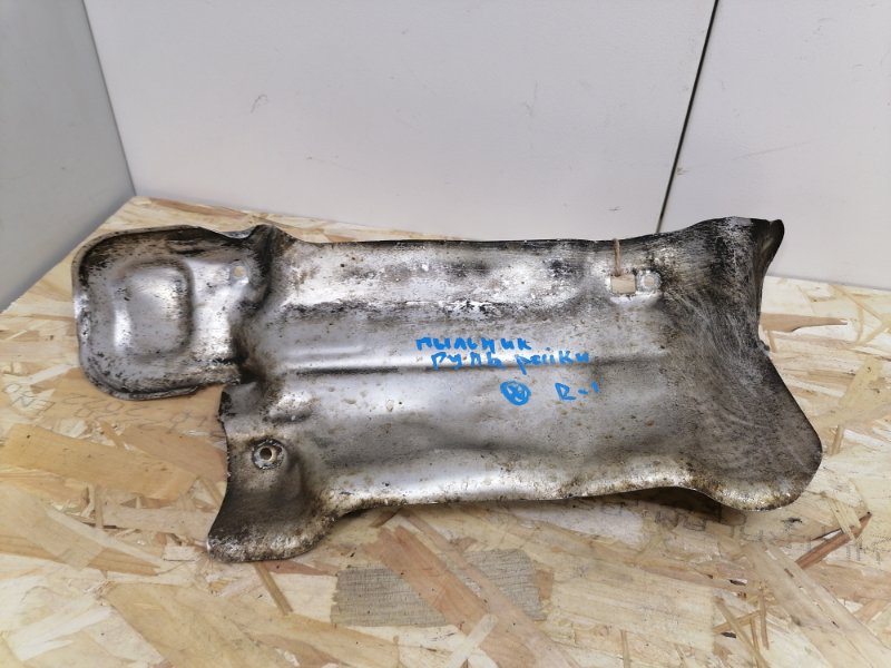Кожух глушителя Volkswagen Passat B6