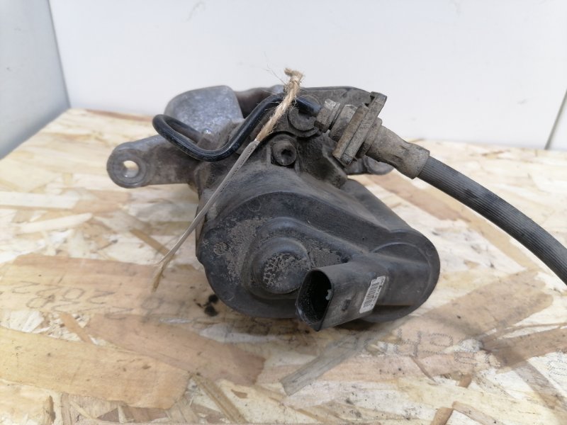 Суппорт VW Passat B6