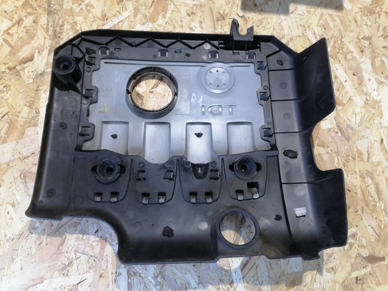 Крышка накладка двигателя Volkswagen Passat B6