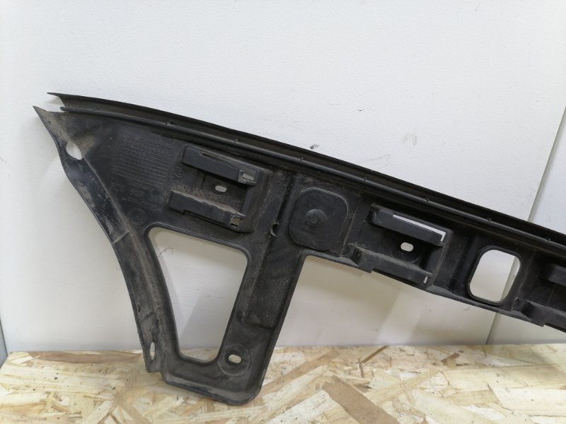 Кронштейн бампера Volkswagen Passat B6