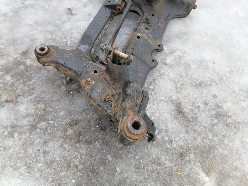 Балка подвески Nissan X-Trail T30