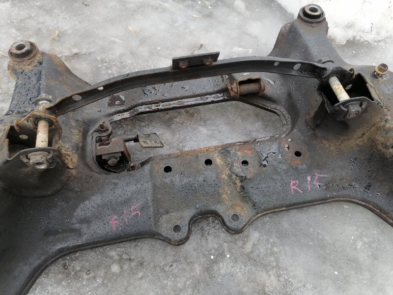 Балка подвески Nissan X-Trail T30