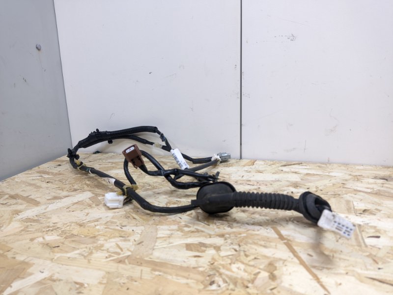 Проводка двери Nissan X-Trail T30