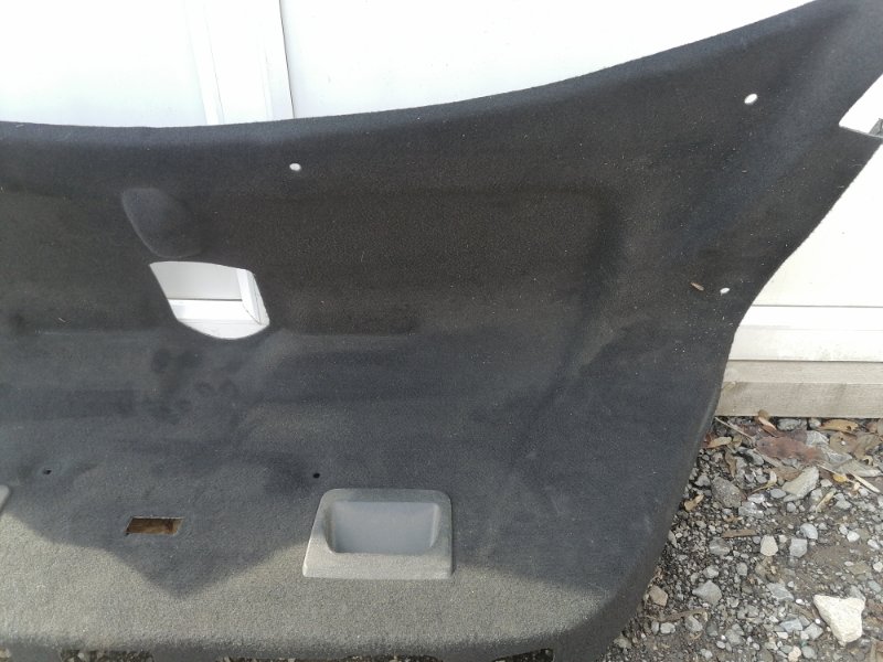 Обшивка крышки багажника Mercedes W211