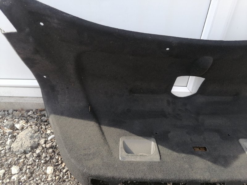 Обшивка крышки багажника Mercedes W211