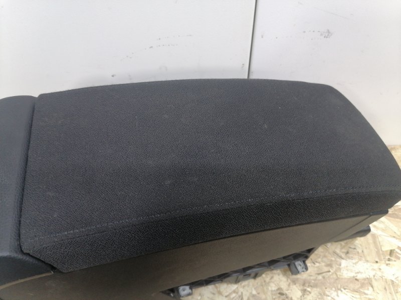 Подлокотник Volkswagen Passat B6