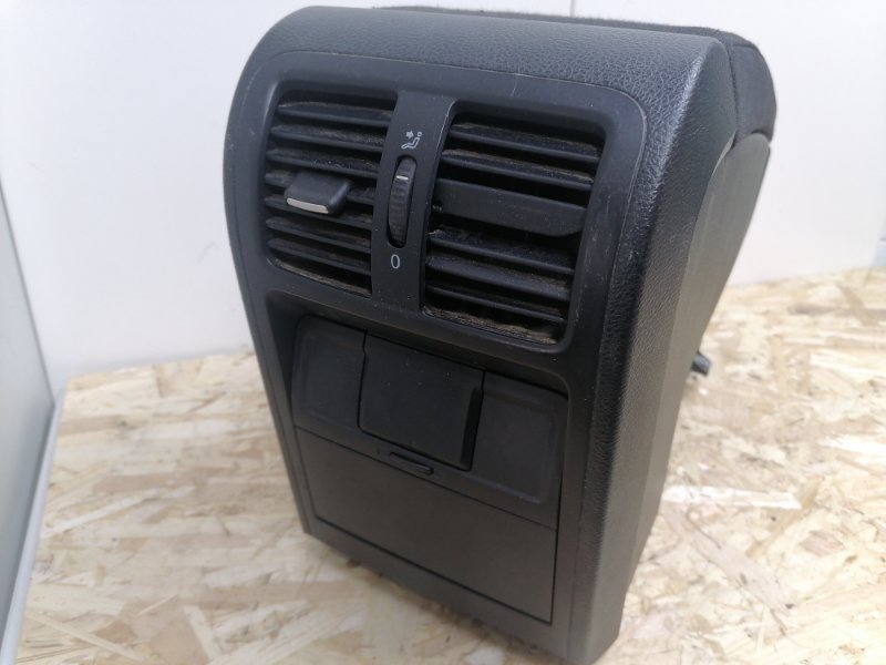 Подлокотник Volkswagen Passat B6
