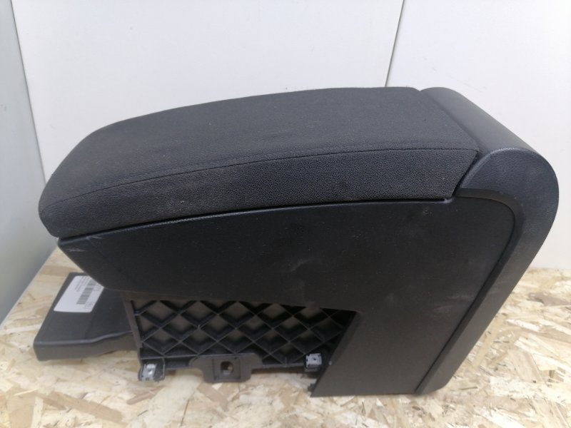Подлокотник Volkswagen Passat B6