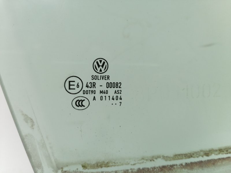 Стекло двери Volkswagen Passat B6 B7