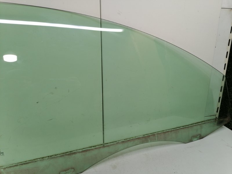 Стекло двери Volkswagen Passat B6 B7
