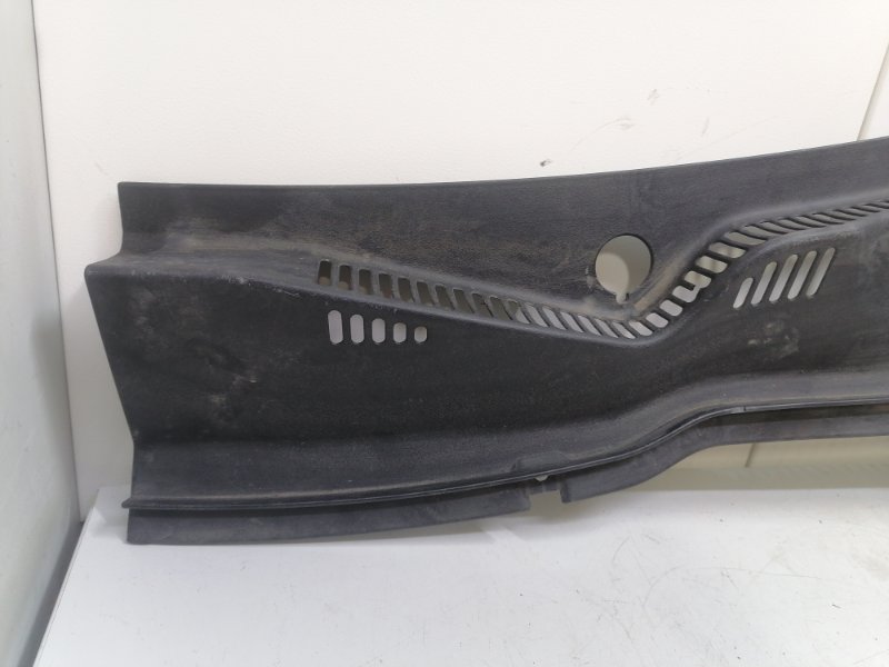Накладка жабо (дождевик) Volkswagen Passat B6