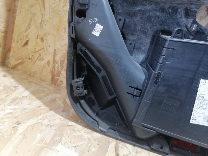 Обшивка двери Volkswagen Passat B6