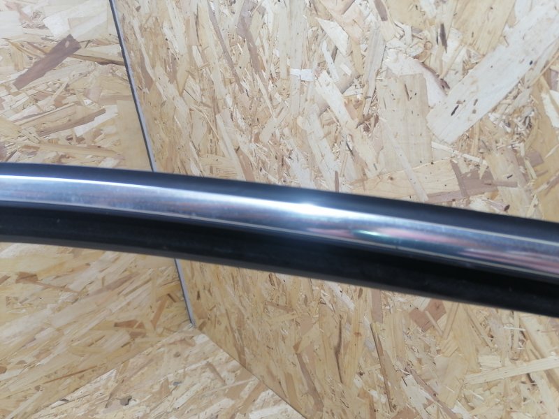 Уплотнитель стекла двери Volkswagen Passat B6