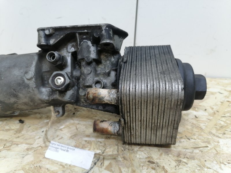 Корпус масляного фильтра Volkswagen Passat B6