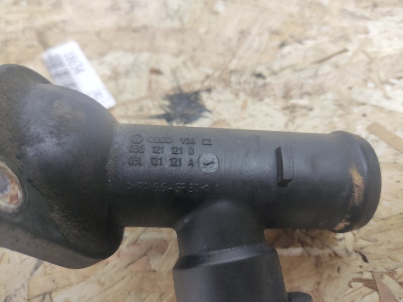 Фланец охлаждения Volkswagen Passat B6