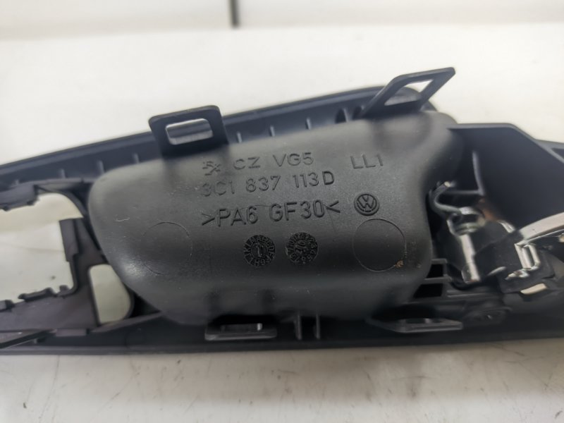Ручка двери внутренняя Volkswagen Passat B6