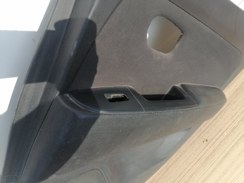 Обшивка двери Hyundai Elantra HD