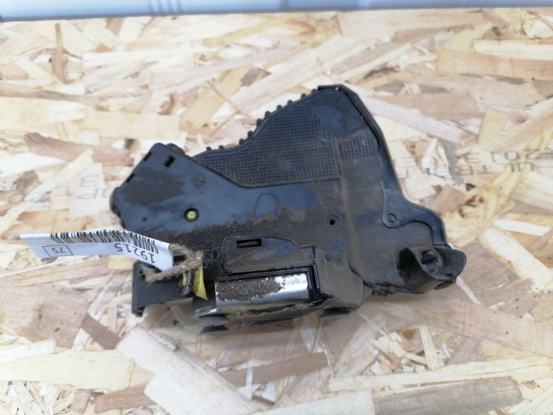 Замок двери Toyota Corolla E150