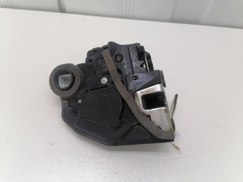 Замок двери Toyota Corolla E150