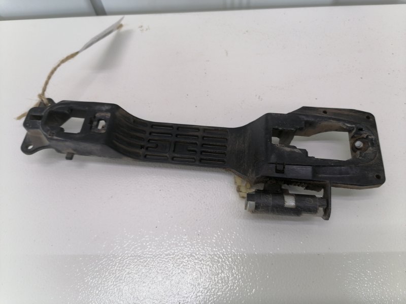 Кронштейн ручки двери Toyota Corolla E150
