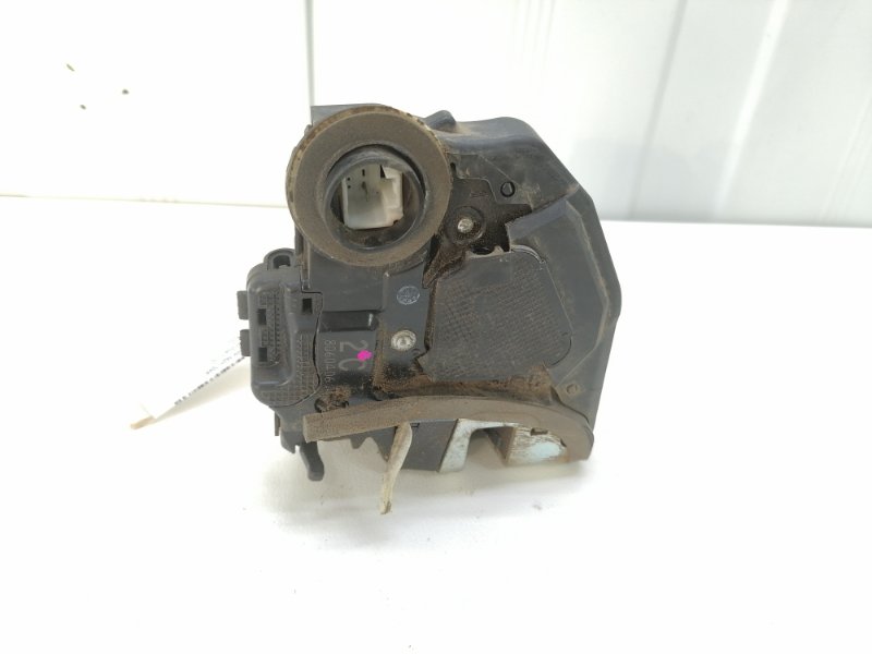 Замок двери Toyota Corolla E150