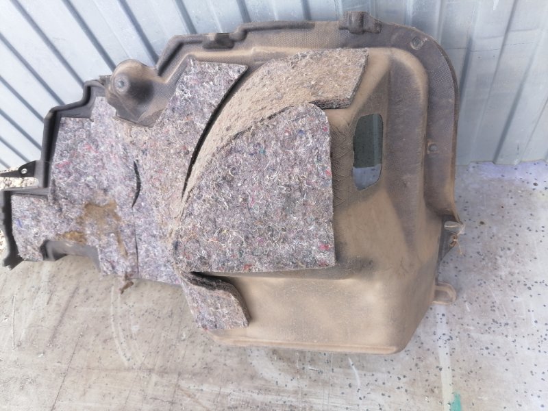 Обшивка багажника Toyota Corolla E150