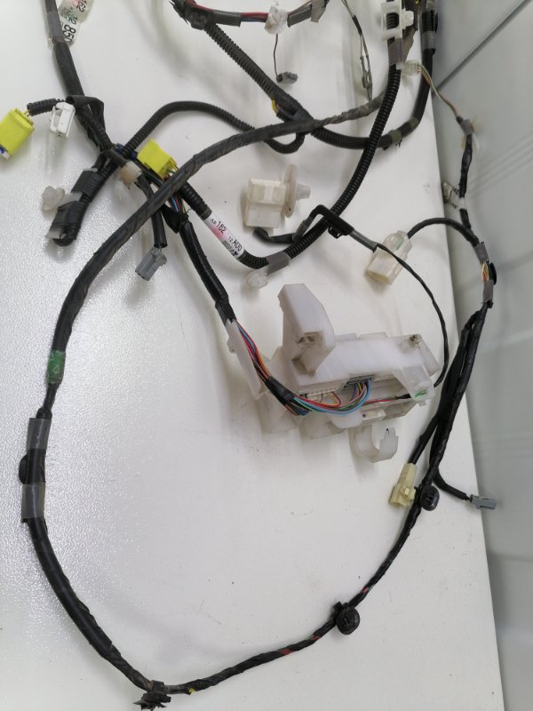 Проводка салона Toyota Corolla E150