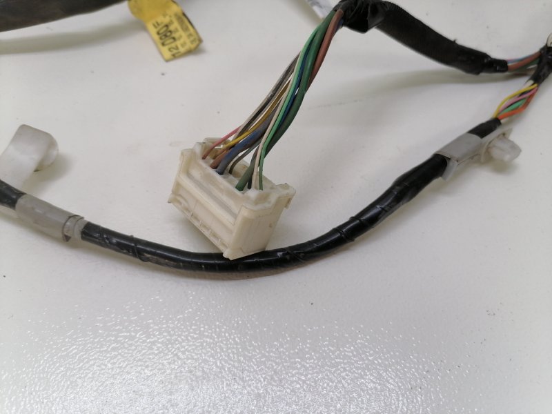 Проводка двери Toyota Corolla E150