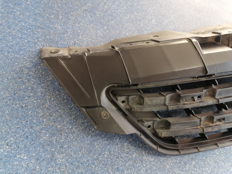 Решетка радиатора Toyota Corolla E150