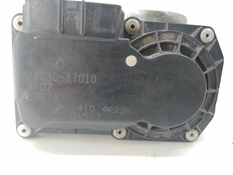 Дроссельная заслонка Toyota Corolla E150