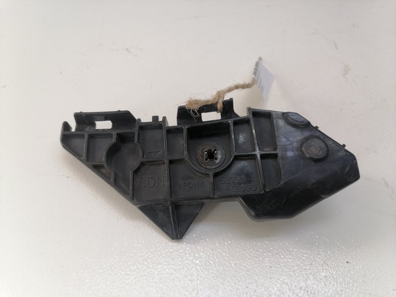 Крепеж бампера Toyota Corolla E150