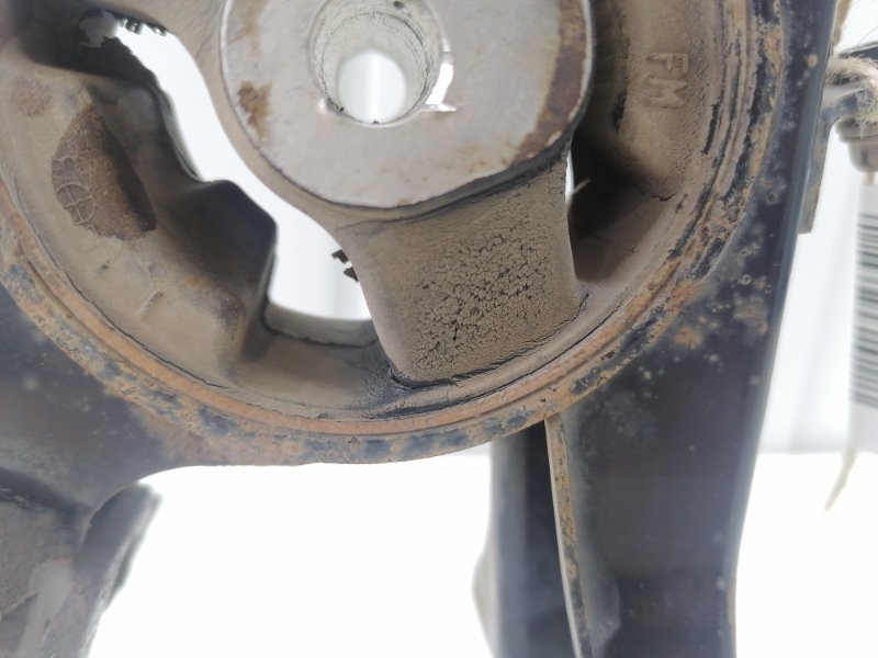Опора КПП Toyota Corolla E150
