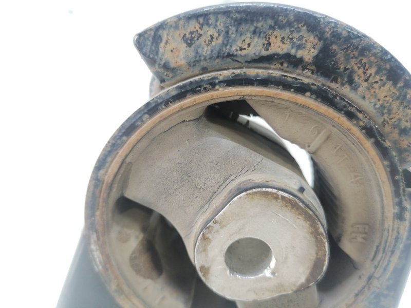 Опора КПП Toyota Corolla E150