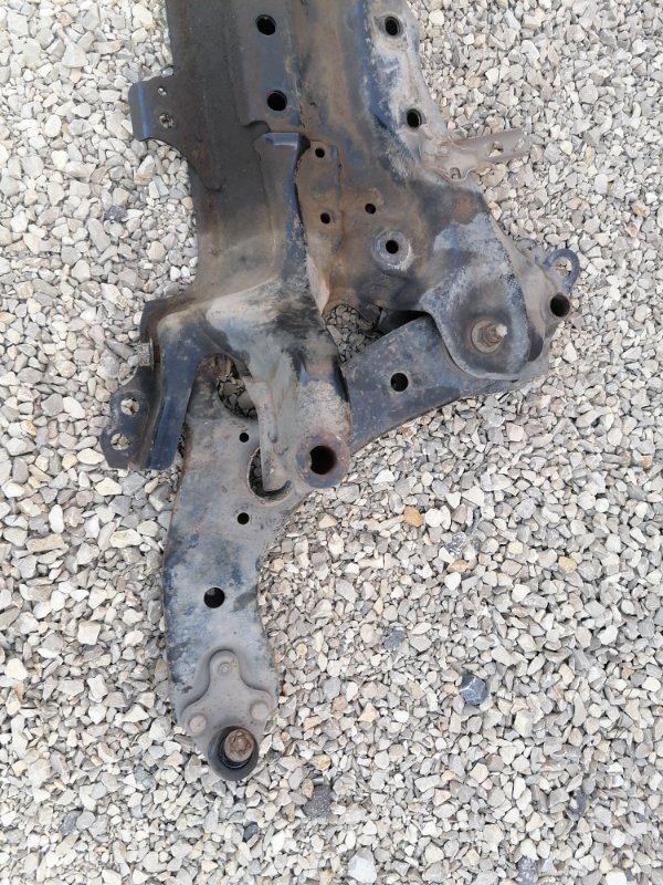 Балка подвески Toyota Corolla E150
