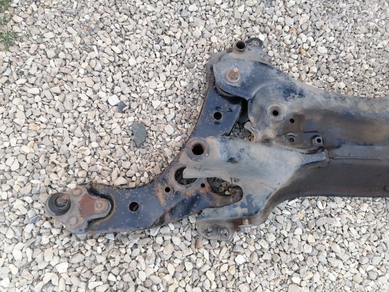 Балка подвески Toyota Corolla E150