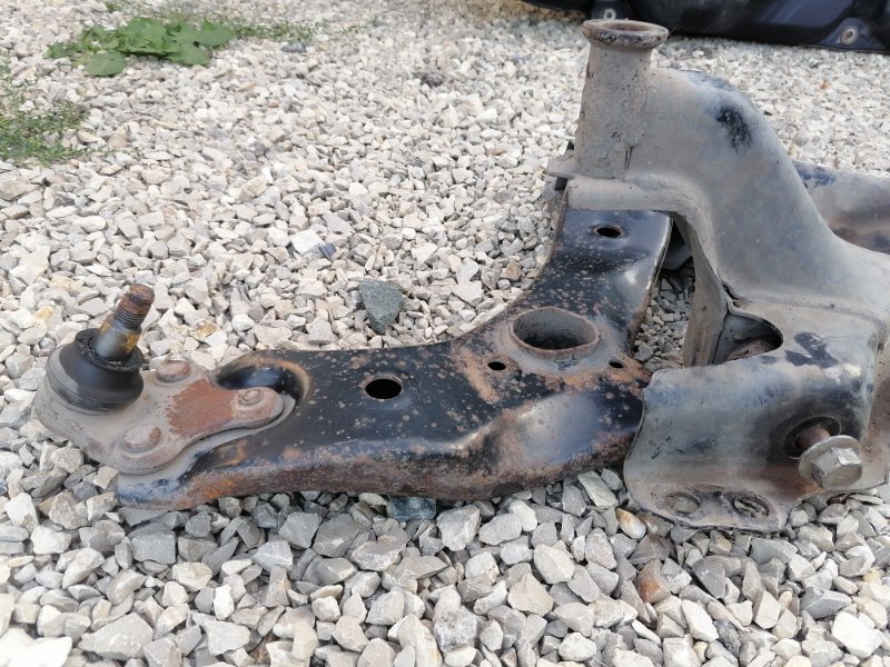 Балка подвески Toyota Corolla E150