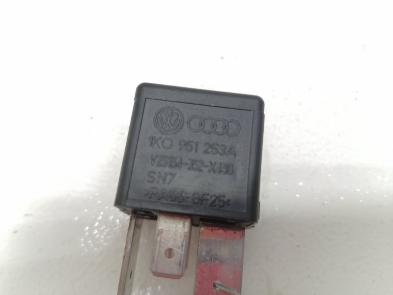 Реле Volkswagen Passat B6