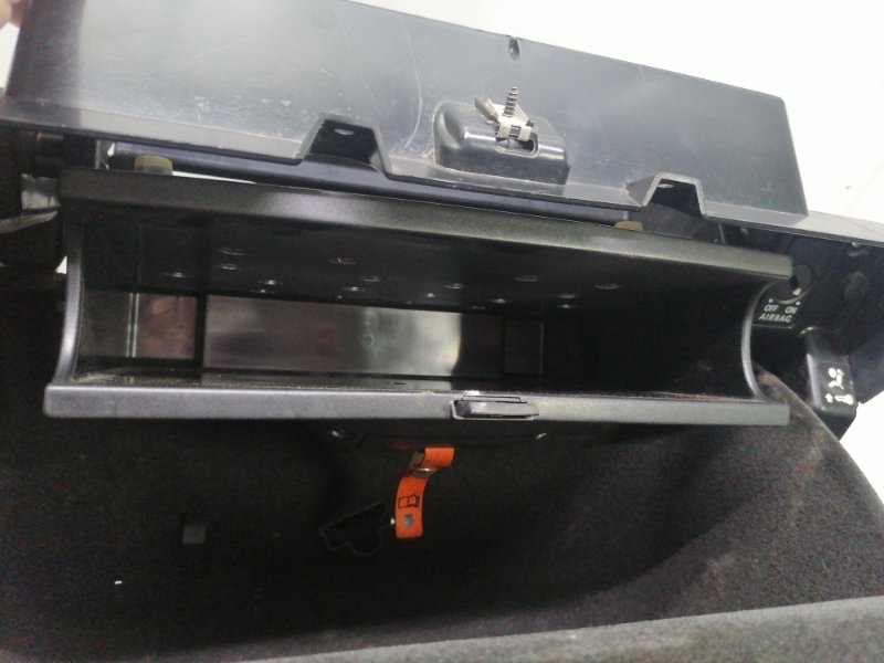 Бардачок Volkswagen Passat B6