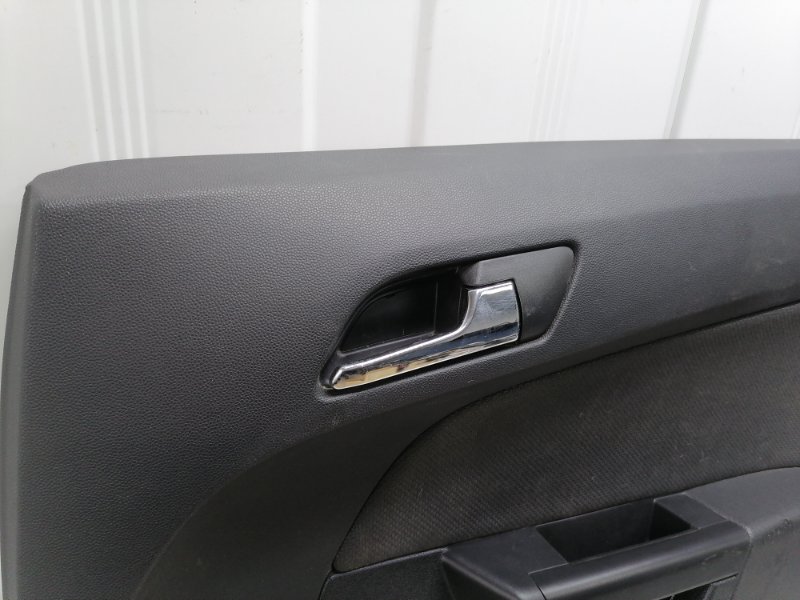 Обшивка двери Opel Astra H